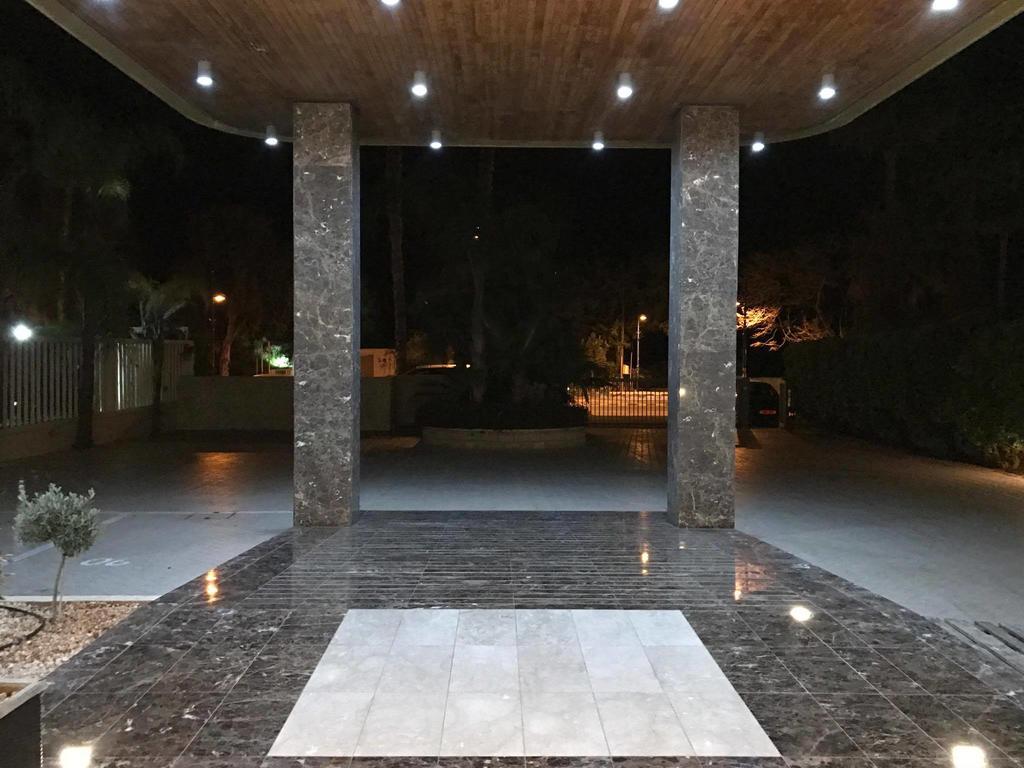 Zavos Marathon Beach Apartments 利马索尔 外观 照片