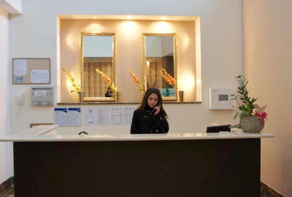 Zavos Marathon Beach Apartments 利马索尔 外观 照片