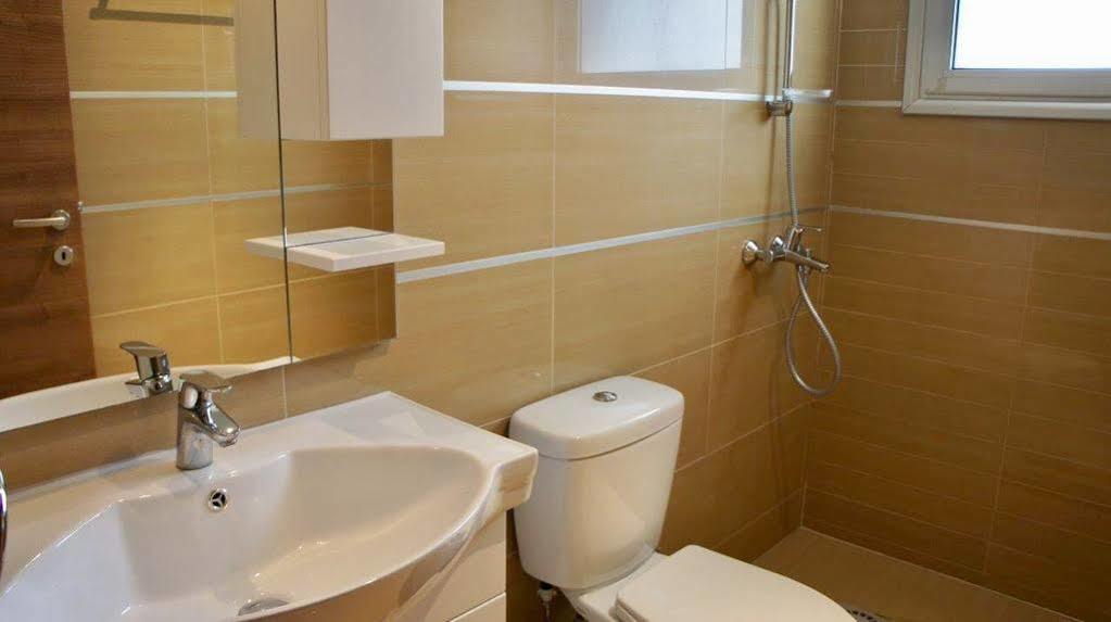 Zavos Marathon Beach Apartments 利马索尔 外观 照片