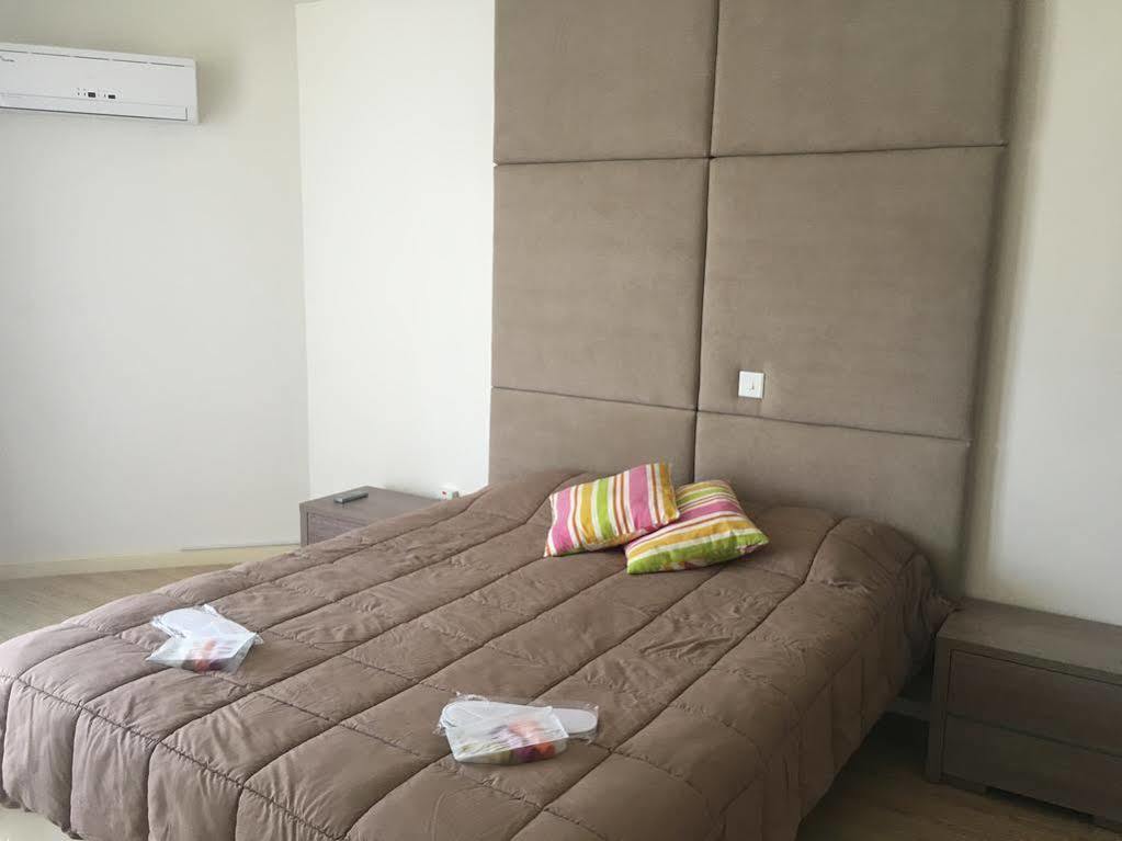 Zavos Marathon Beach Apartments 利马索尔 外观 照片