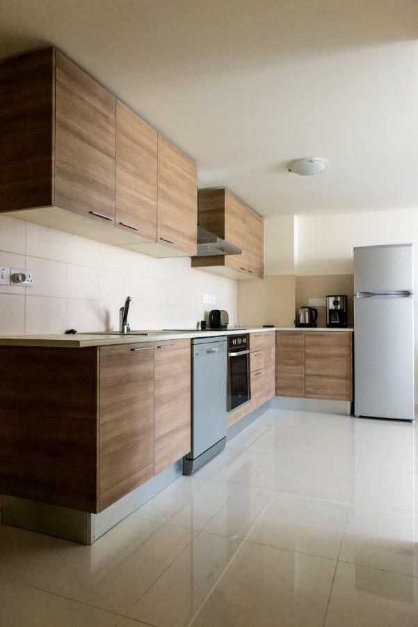 Zavos Marathon Beach Apartments 利马索尔 外观 照片